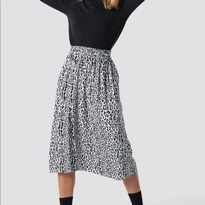 midi skirt